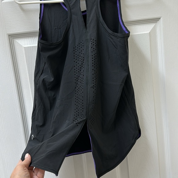 Ivivva Sun Sprinter Singlet *Black - Picture 9 of 15